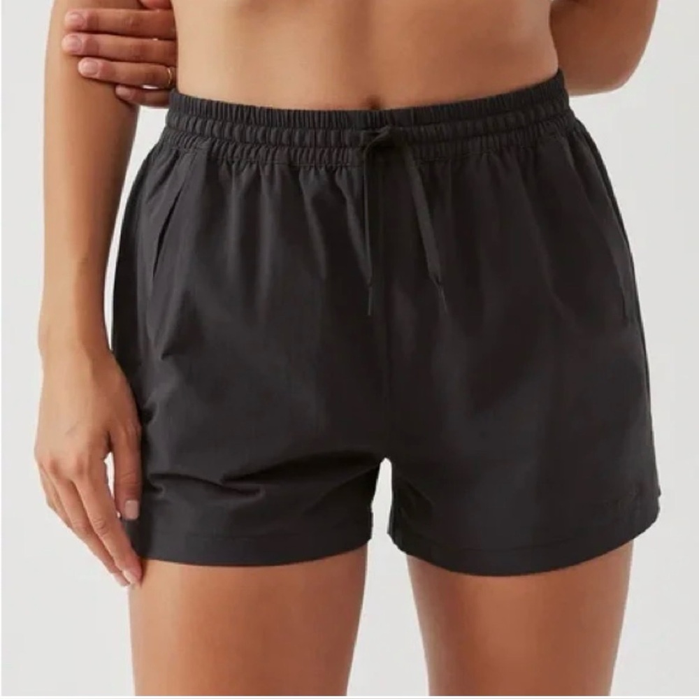 Outdoor Voices Doing Things 2.5" Shorts